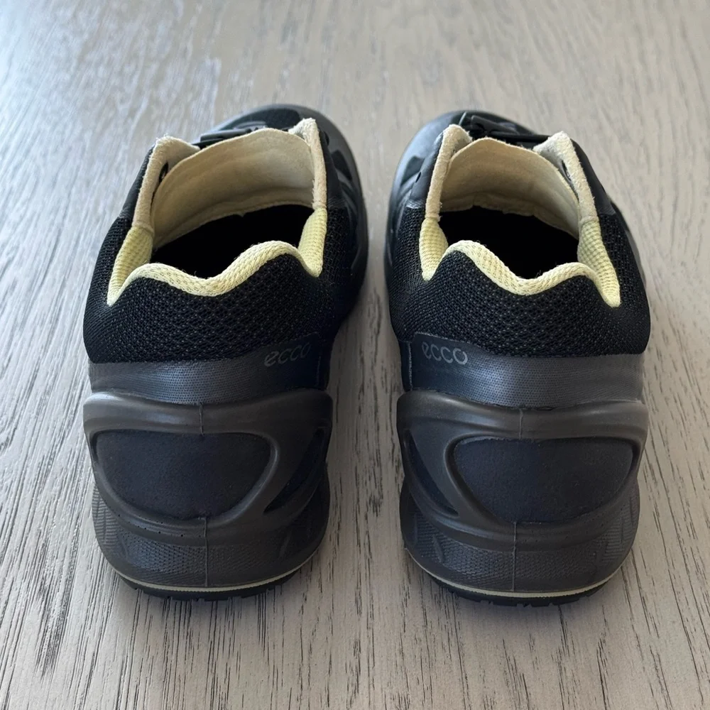Ecco Biom Fjuel Black and Gray Sneaker shoes size women’s 7 - Picture 5 of 7